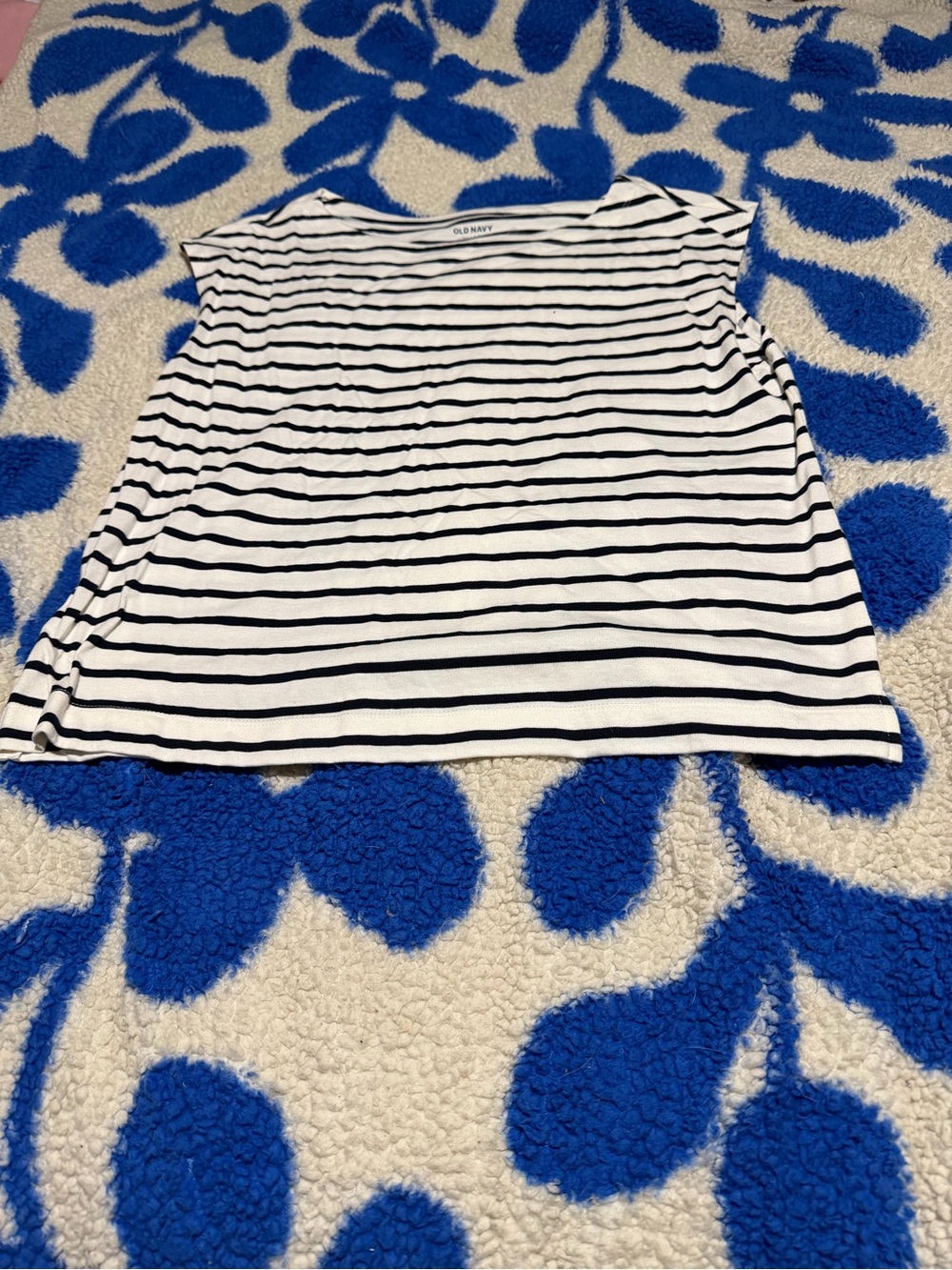 Old Navy Black and White Sleeveless Top